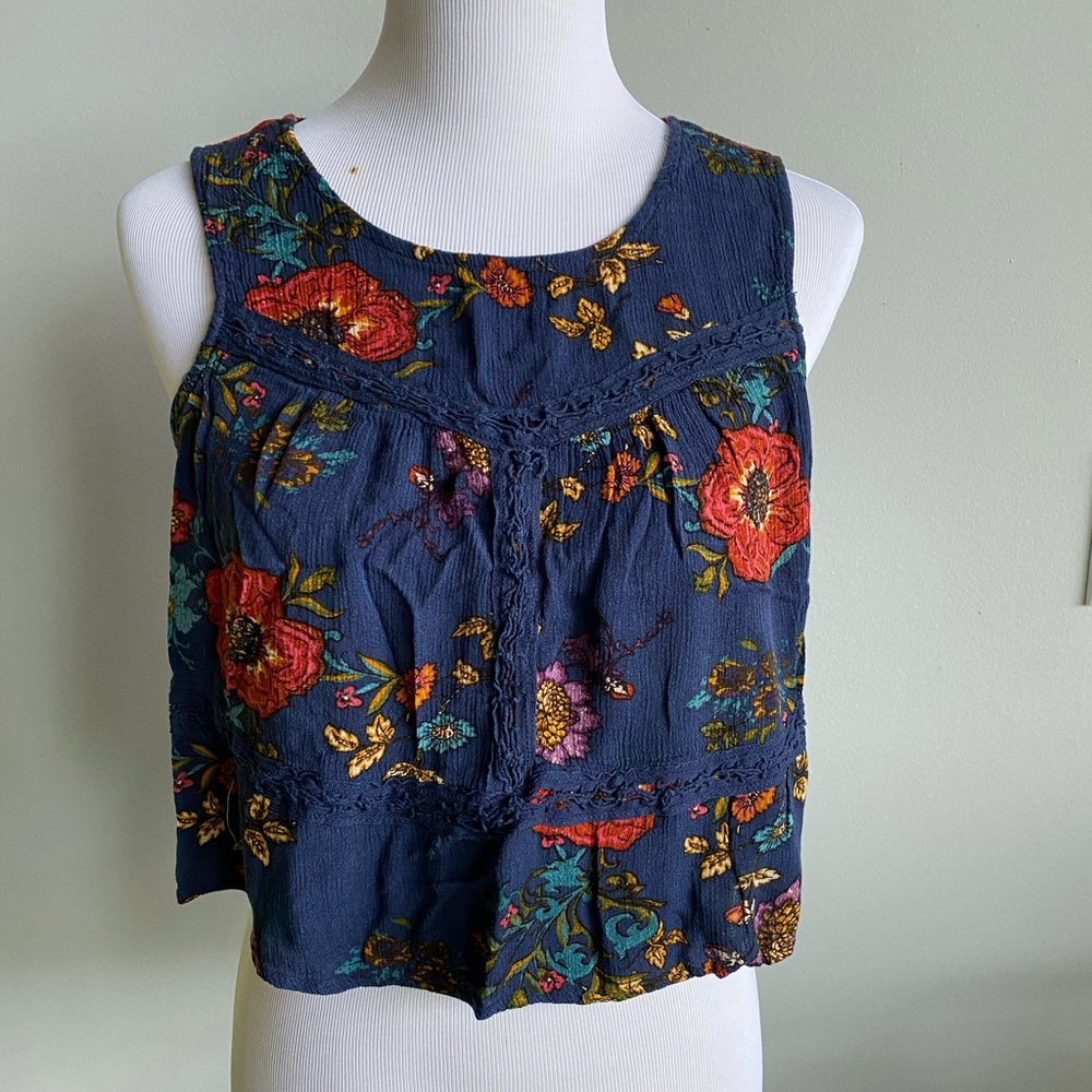 Navy Floral Crop Tank